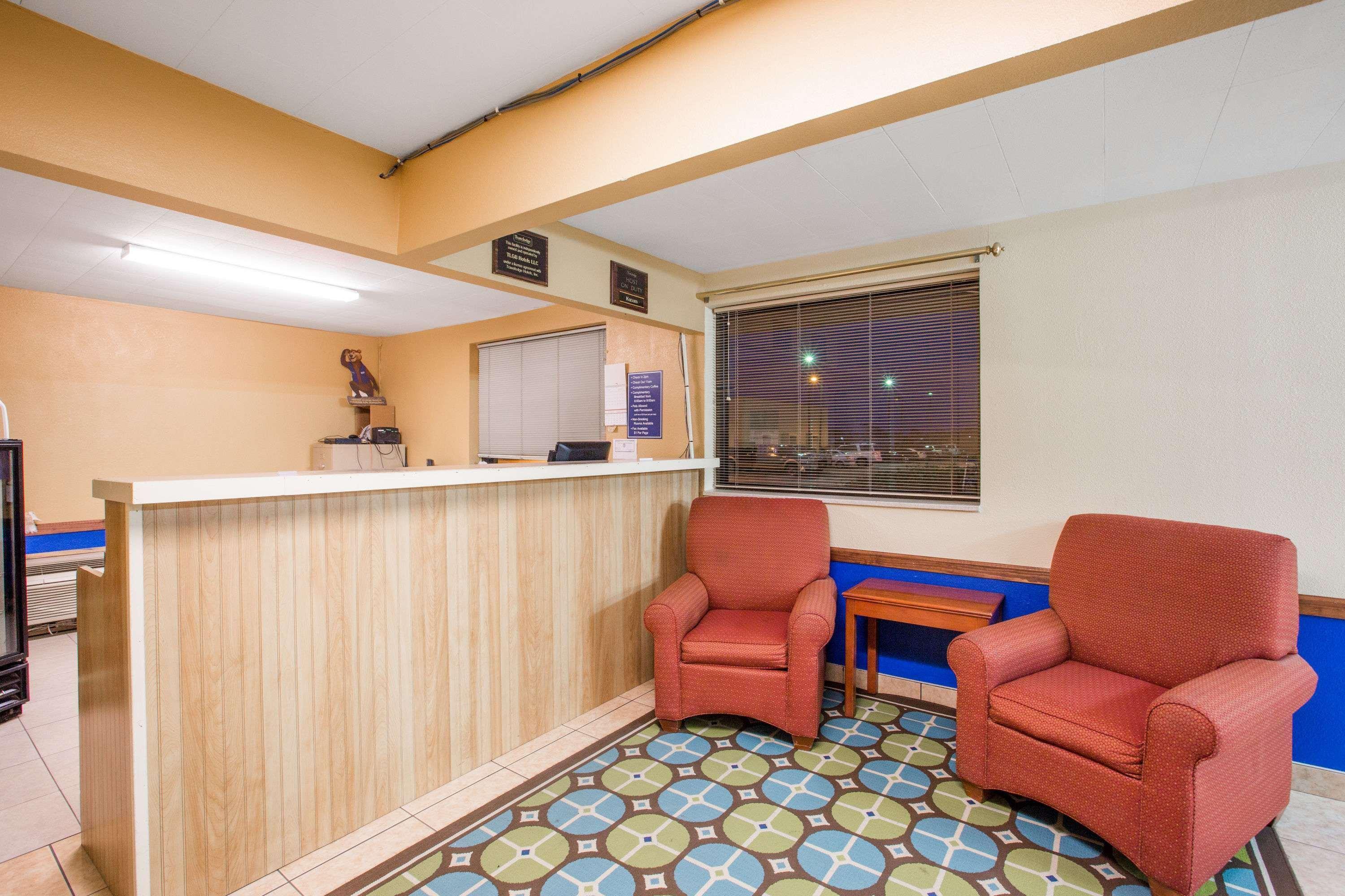 Travelodge By Wyndham Great Bend Exterior foto